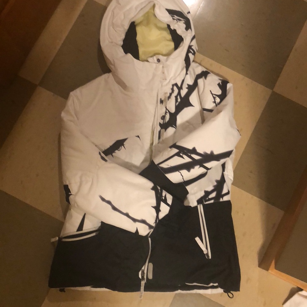 Black and White Marbled Rossignol Ski Winter Coat